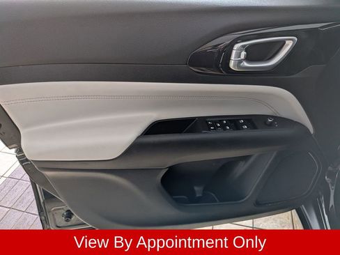 Used 2025 Jeep Compass Limited AWD/4WD image 11