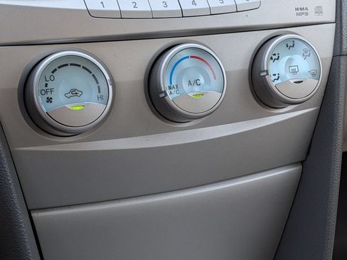 Used 2009 Toyota Camry FWD image 21