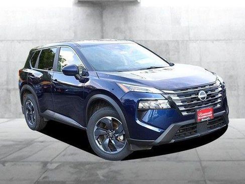 Used 2025 Nissan Rogue SV AWD/4WD image 2