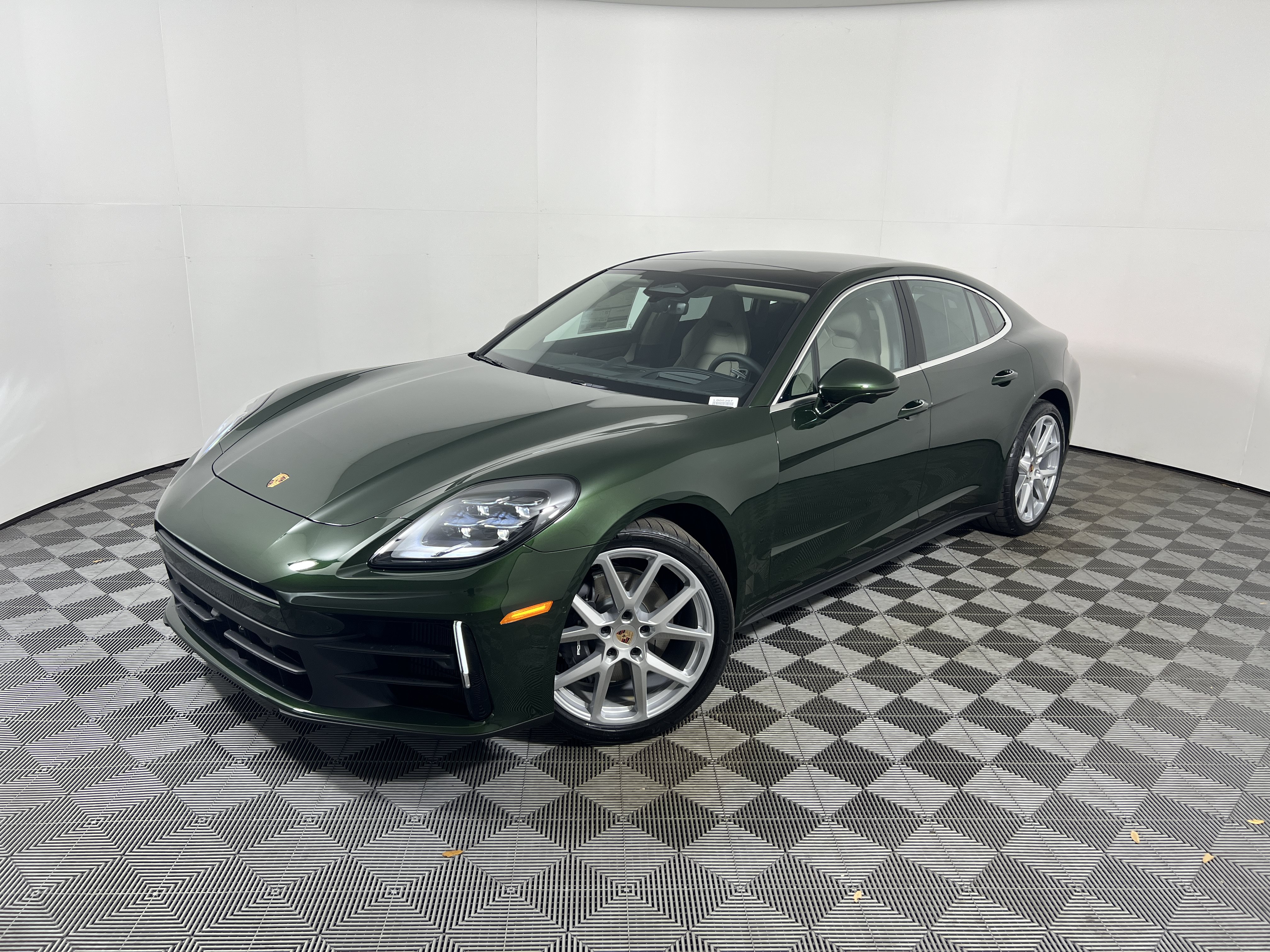New 2026 Porsche Panamera RWD image 1