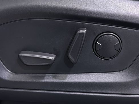 Used 2025 Ford Explorer Active RWD image 27