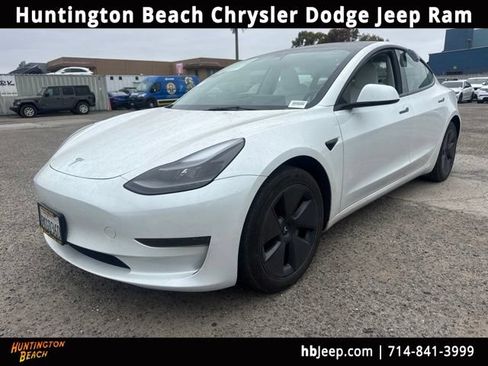 Used 2023 Tesla Model 3 Standard Range RWD image 1