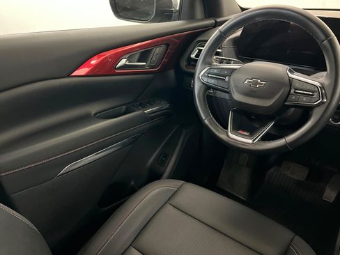Used 2025 Chevrolet Traverse Z71 w/ LPO, Floor Liner Package AWD/4WD image 12