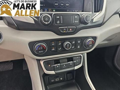 Used 2024 GMC Terrain SLT FWD image 17