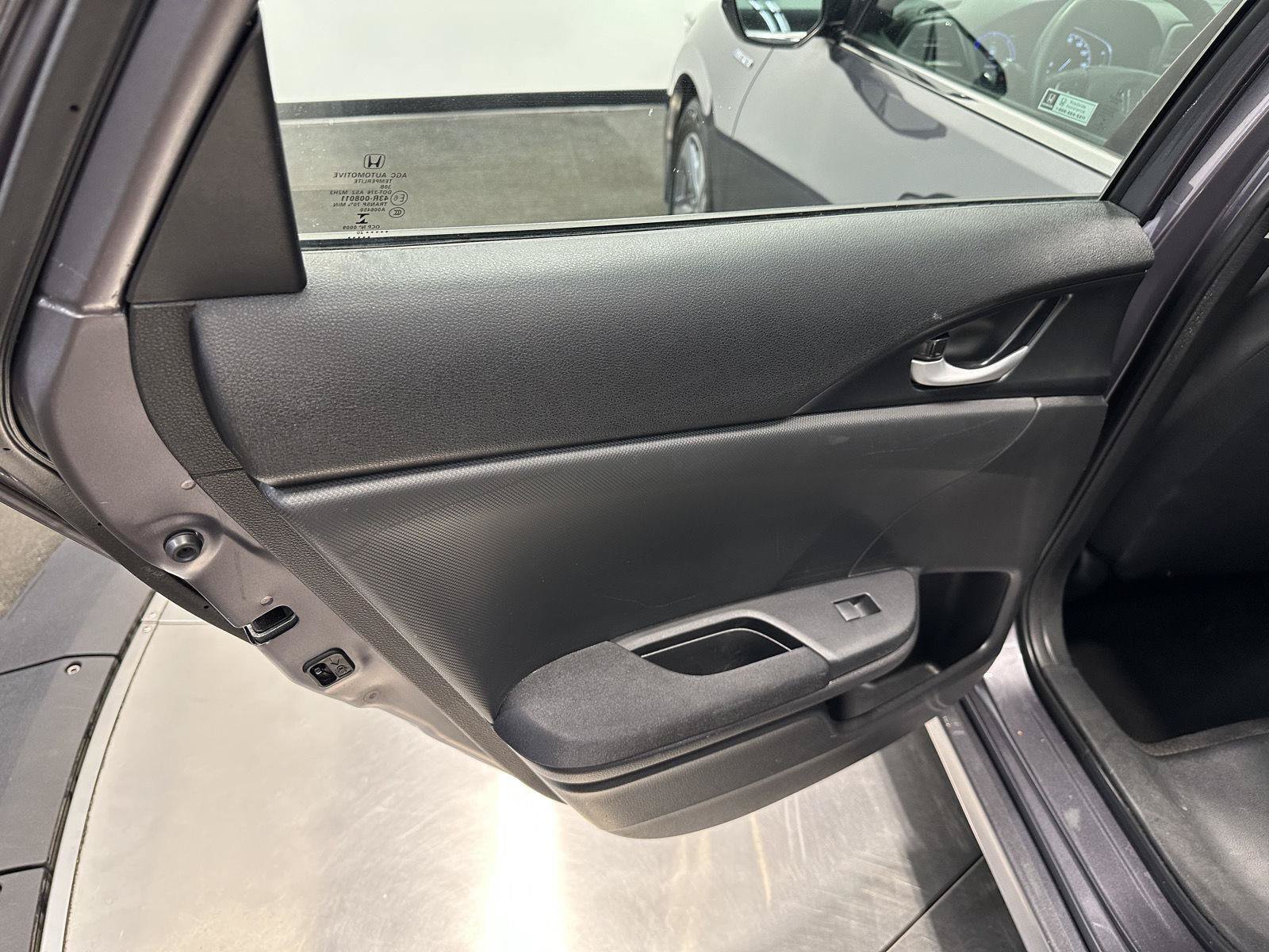 Used 2020 Honda Insight EX image 22