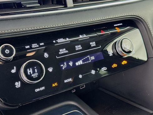 Certified 2025 INFINITI QX60 Sensory image 15