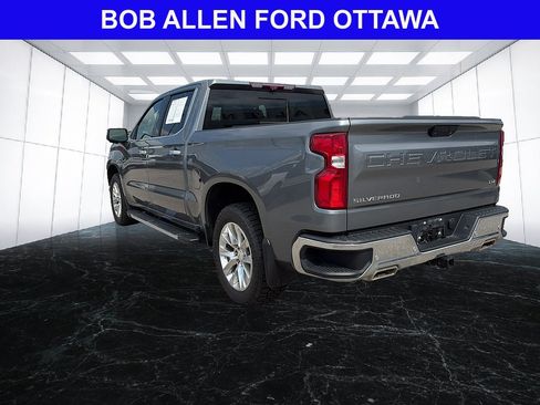 Used 2022 Chevrolet Silverado 1500 LTZ w/ LTZ Premium Package AWD/4WD image 2