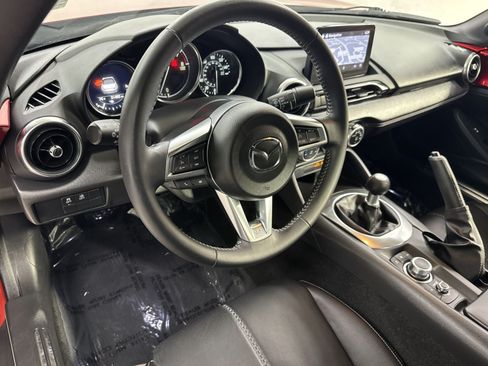Used 2022 MAZDA MX-5 Miata Grand Touring w/ Weather Package RWD image 13