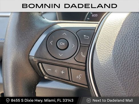 Used 2022 Toyota RAV4 SE image 18