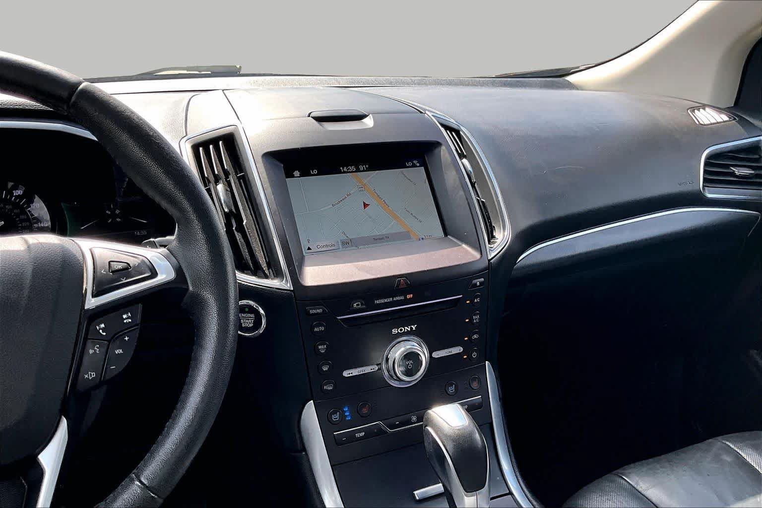 Used 2018 Ford Edge Titanium w/ Equipment Group 302A FWD image 7