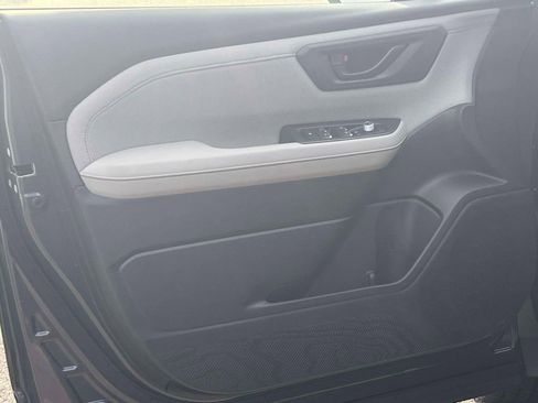 Used 2025 Subaru Forester Premium image 10