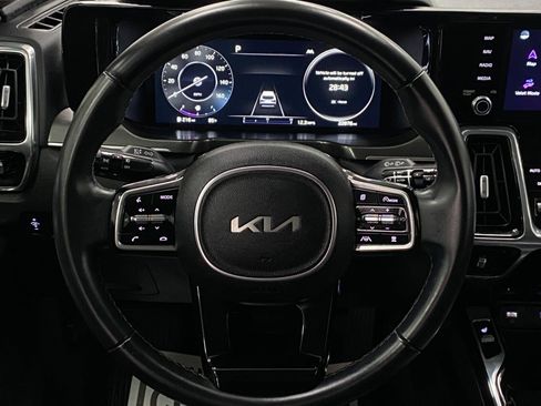 Used 2023 Kia Sorento SX AWD/4WD image 16