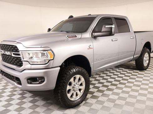 Used 2024 RAM 2500 Big Horn w/ Sport Appearance Package image 10