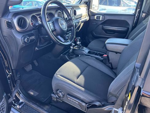 Used 2020 Jeep Wrangler Sport image 5