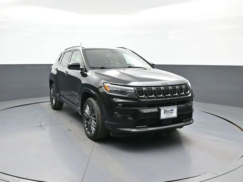 Used 2023 Jeep Compass High Altitude AWD/4WD image 3