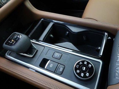 Used 2025 Nissan Pathfinder Platinum AWD/4WD image 20