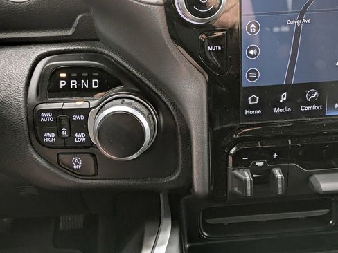 Used 2023 RAM 1500 Big Horn AWD/4WD image 38