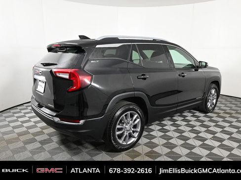 Used 2024 GMC Terrain SLT image 26