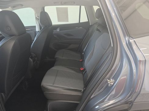 Certified 2025 Volkswagen Tiguan SE w/ Panoramic Sunroof Package AWD/4WD image 23