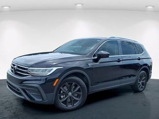 Used 2024 Volkswagen Tiguan SE w/ Panoramic Sunroof Package AWD/4WD video 2