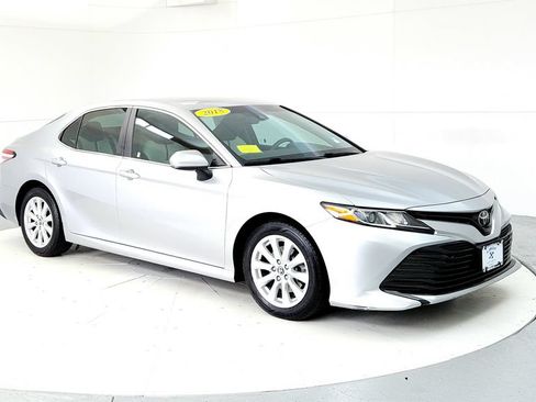 Certified 2018 Toyota Camry LE FWD image 7