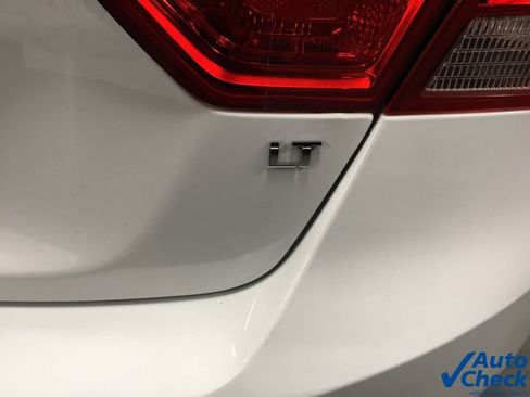 Used 2016 Chevrolet Impala LT FWD image 15