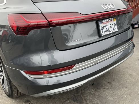 Used 2019 Audi e-tron Prestige w/ Prestige Package image 84