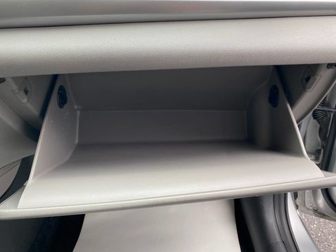 Used 2019 Hyundai Elantra SE image 32