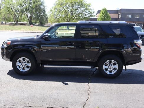 Used 2018 Toyota 4Runner SR5 Premium AWD/4WD image 9