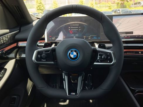 New 2026 BMW 550e xDrive w/ M Sport Professional Package AWD/4WD image 15