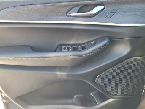 Used 2025 Jeep Grand Cherokee Limited w/ Luxury Tech Group II image 21