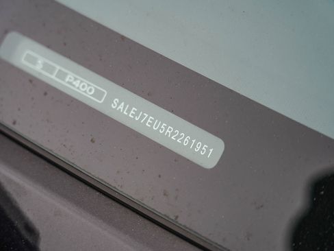 Used 2024 Land Rover Defender 110 S image 30