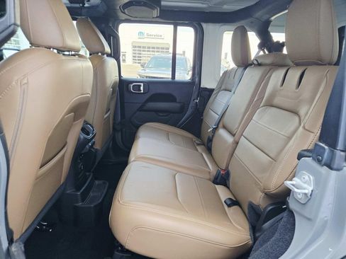 Certified 2021 Jeep Wrangler Unlimited Sahara w/ Dual Top Group AWD/4WD image 12