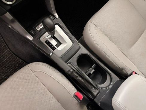 Used 2017 Subaru Forester 2.5i Limited AWD/4WD image 8
