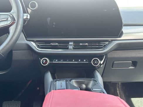 Used 2025 Chevrolet Equinox EV RS FWD image 20