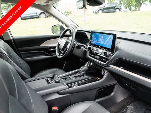 Certified 2024 Toyota Grand Highlander AWD image 11