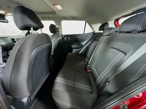 Used 2025 Hyundai Venue SEL FWD image 27