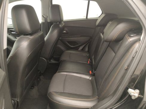 Used 2018 Chevrolet Trax LT w/ LT Convenience Package FWD image 18