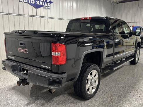 Used 2018 GMC Sierra 2500 Denali w/ Suspension Package, Off-Road AWD/4WD image 8