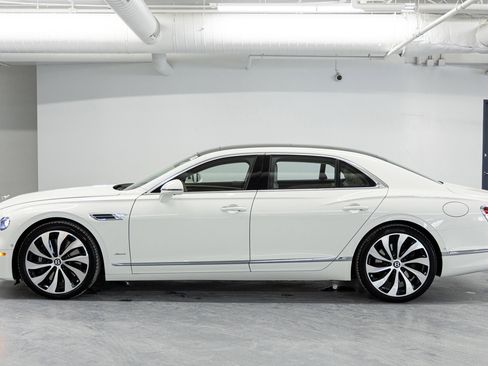 Used 2026 Bentley Flying Spur Plug-In Hybrid image 2