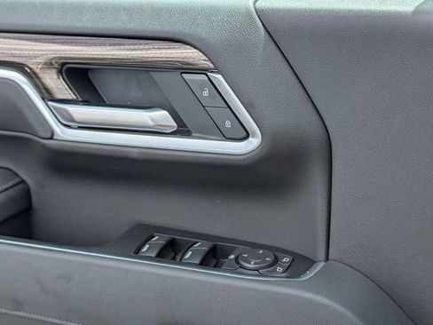 Used 2025 Chevrolet Silverado 2500 LT image 26