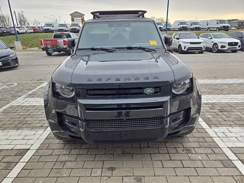 Used 2024 Land Rover Defender 110 X-Dynamic SE image 2