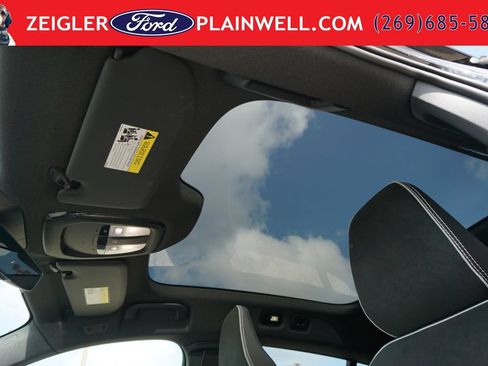 Used 2023 Volvo C40 P8 Recharge Plus AWD/4WD image 18