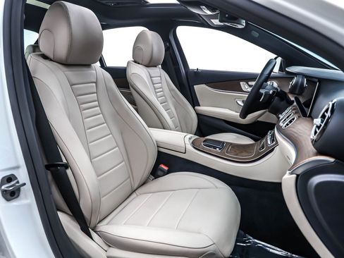 Certified 2022 Mercedes-Benz E 450 4MATIC Sedan image 8