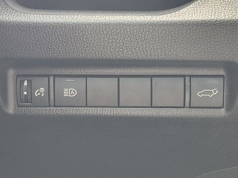 Used 2022 Toyota RAV4 XLE Premium FWD image 21
