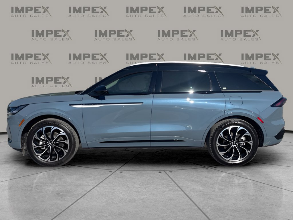 Used 2026 Lincoln Nautilus Reserve AWD/4WD image 2
