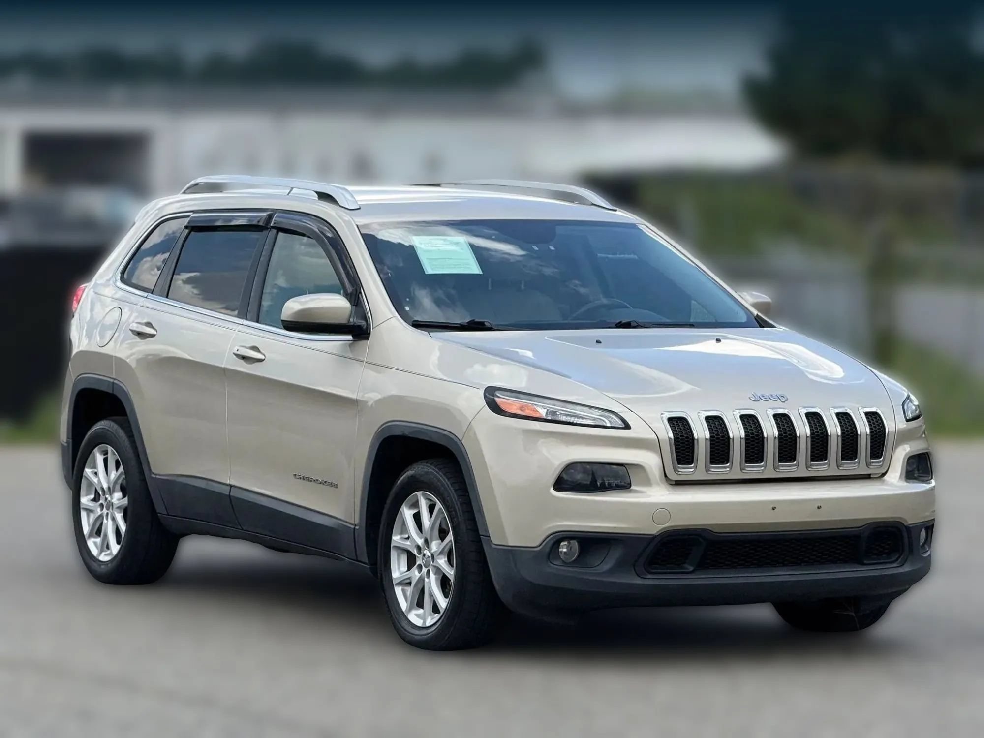 Used 2015 Jeep Cherokee Latitude w/ Comfort/Convenience Group FWD image 1