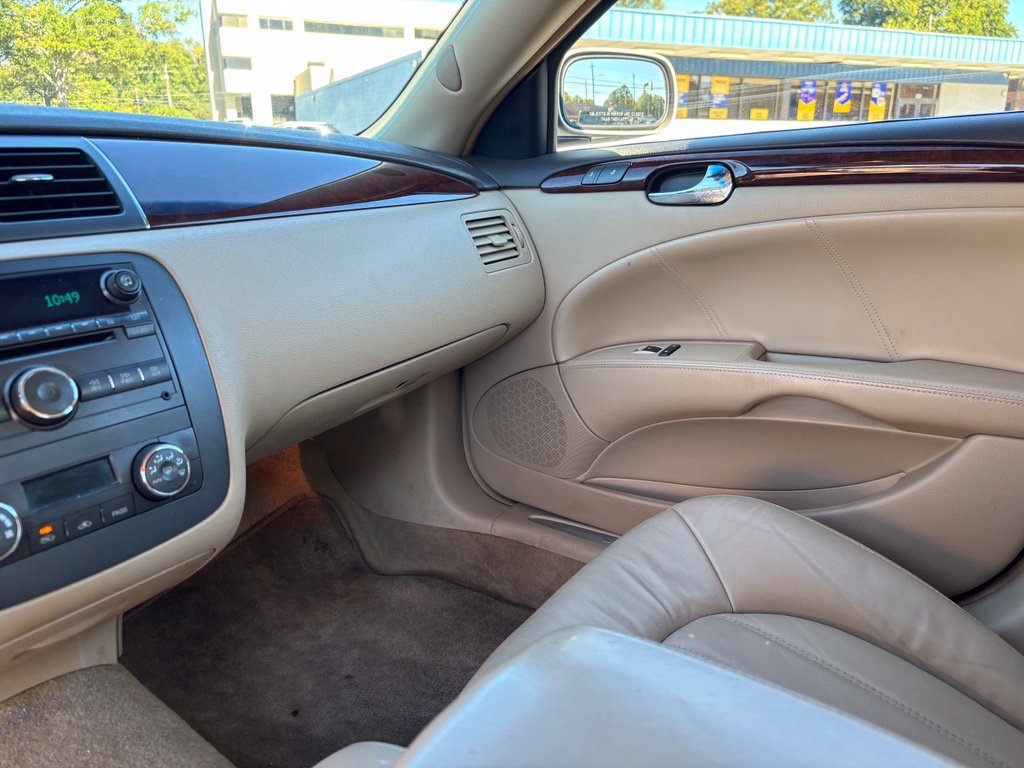 Used 2007 Buick Lucerne CXL FWD image 31