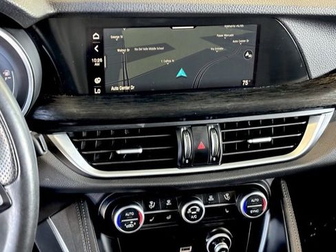 Used 2022 Alfa Romeo Stelvio Sprint image 25