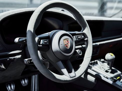Used 2025 Porsche 911 GT3 w/ Weissach Package RWD image 43